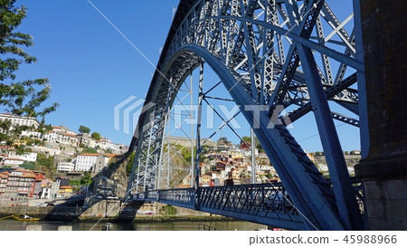 dom luis bridge over the douro river in porto 45988966