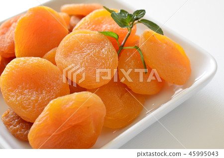 Dry apricot 45995043