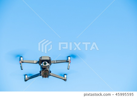 徘徊在無人機MAVIC 2 Pro 45995595