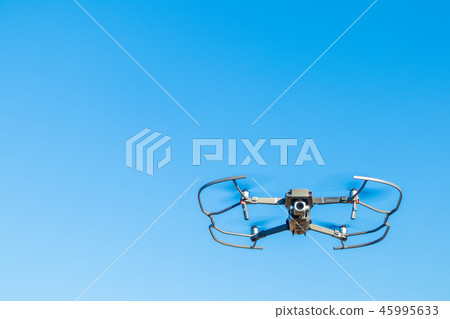 無人駕駛飛機與螺旋槳護衛MAVIC2 Pro 45995633
