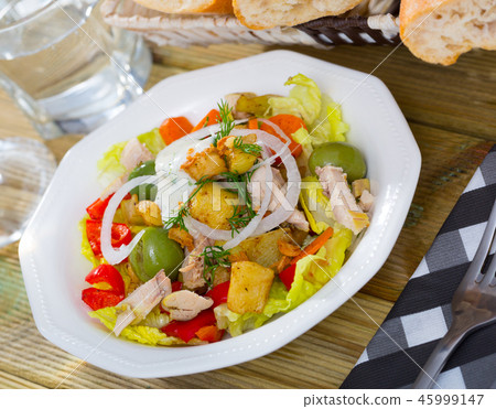 Warm salad of vegetables, chicken Warm salad of vegetables, chicken 45999147