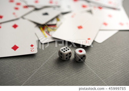 紙牌遊戲 紙牌遊戲 45999785