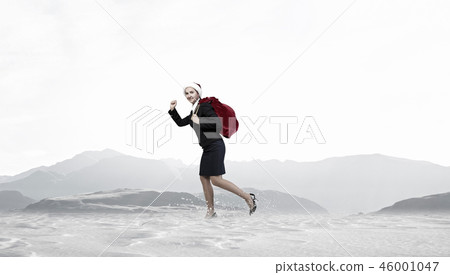 Santa woman with sack 46001047