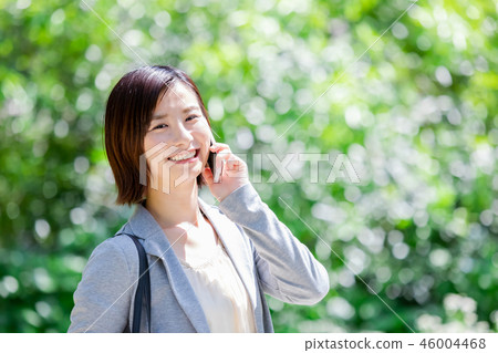 Female suits to make a phone Office Lady Fresh Green OL Business Suit Portrait Recruit Female suits to make a phone Office Lady Fresh Green OL Business Suit Portrait Recruit 46004468