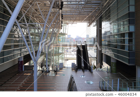 View the station square from Sunport Takamatsu, an open foyer on Dex Galleria that connects the Tower Building and the Hall Building 46004834