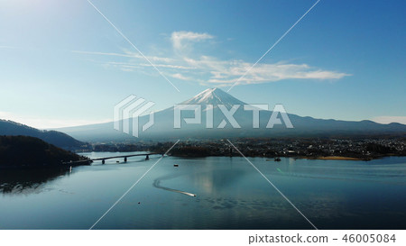 河口湖和富士山 46005084