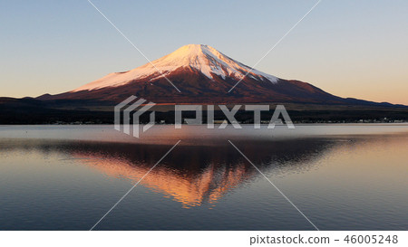 Lake Yamanaka and Mount Fuji 46005248