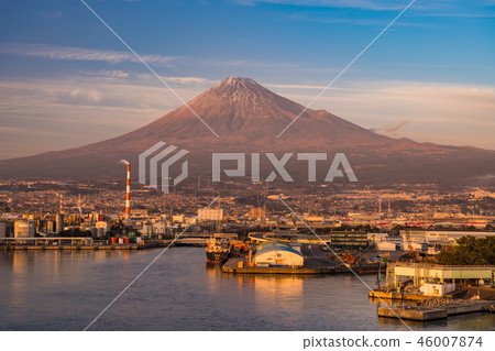 （靜岡縣）Takonoura港和富士山晚景 46007874