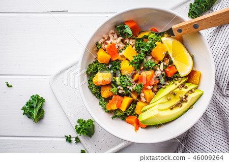 Vegan salad with rice, kale, baked pumpkin 46009264