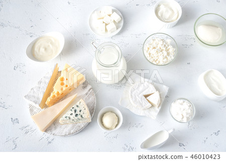 Assortment of dairy products 46010423