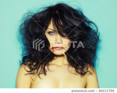 Glamourous cat-woman Glamourous cat-woman 46013798