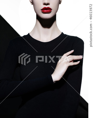 Elegant blode in geometric black and white background Elegant blode in geometric black and white background 46013972