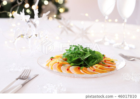 Carpaccio of salmon and kabuto 46017810