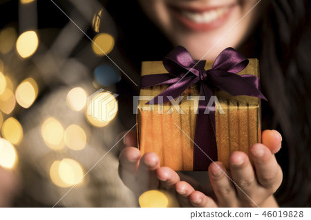 Present Present 46019828