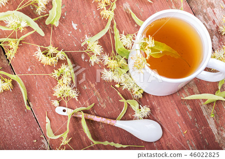 Tea with a linden 46022825