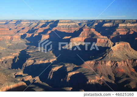 從大峽谷Yavapai點的早晨視圖 從大峽谷Yavapai點的早晨視圖 46025160
