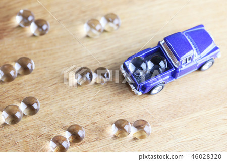 Fuel cell car image 46028320