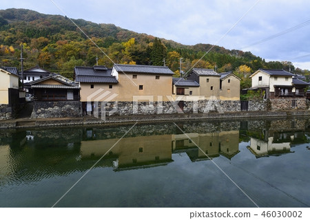 Dojo和Kawayashiki的Kawabata風景在河面反射了 Dojo和Kawayashiki的Kawabata風景在河面反射了 46030002