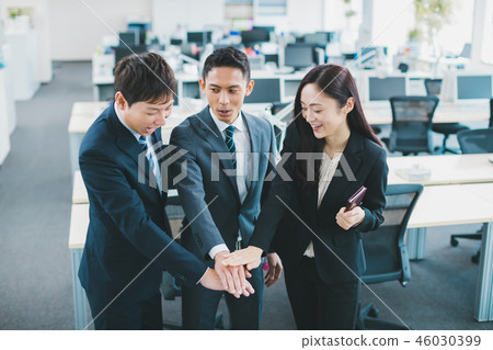 person, businessman, business woman 46030399