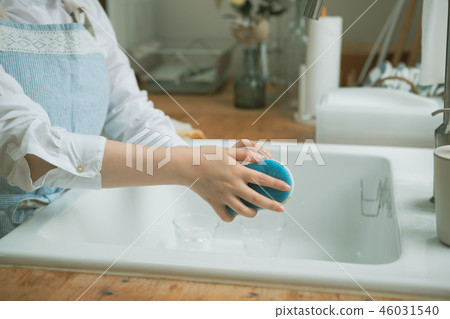 洗碗 主婦 家庭主婦 46031540