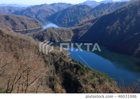 Lake Takokura Fukushima / Niigata Prefecture在初冬的邊境 Lake Takokura Fukushima / Niigata Prefecture在初冬的邊境 46031986