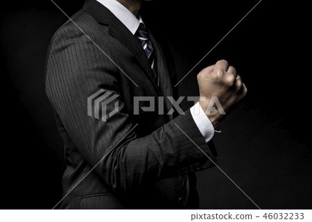 握拳頭的人 握拳頭的人 46032233
