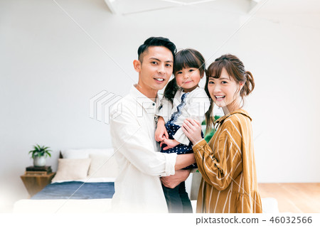 Family parenting portrait Family parenting portrait 46032566