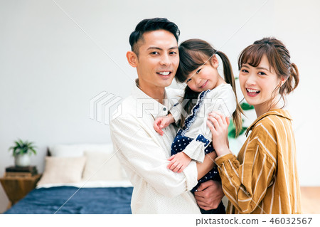 Family parenting portrait Family parenting portrait 46032567
