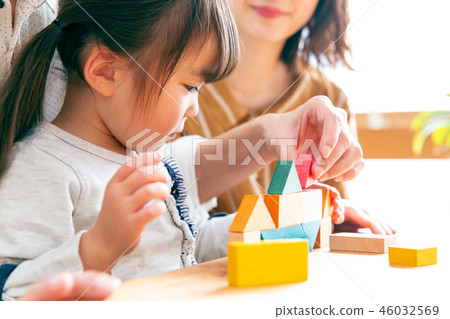 Children playing blocks Children playing blocks 46032569