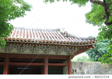 陽光寺和陽光透過太陽 46033334