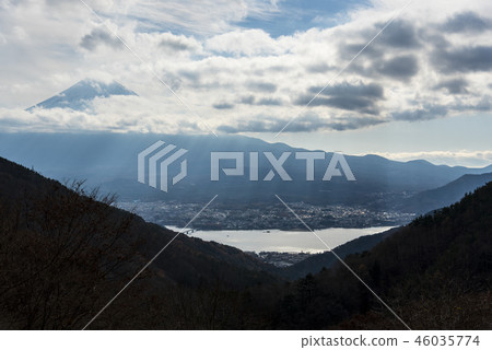 Lake Three Lakes to Lake Kawaguchi Lake Three Lakes to Lake Kawaguchi 46035774