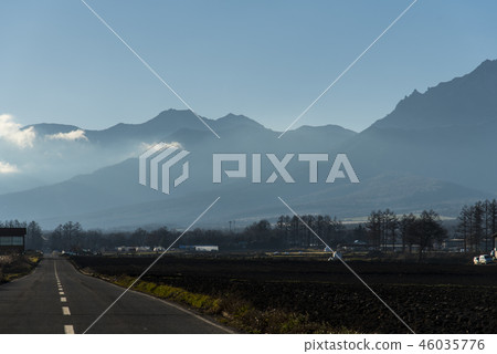 來自Nobeyama Plateau的Yatsugatake 46035776