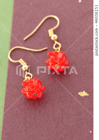 Punctual earrings 46036151