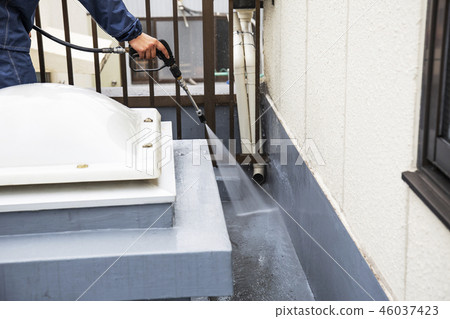 高壓清洗下的屋頂防水工作 46037423