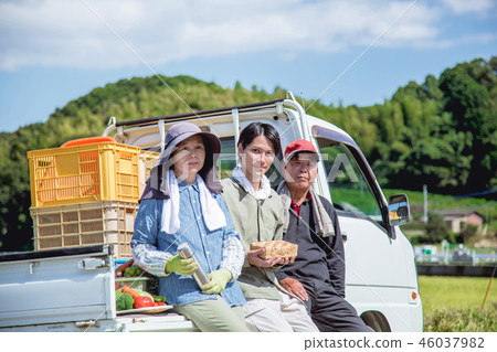 Agriculture family 46037982