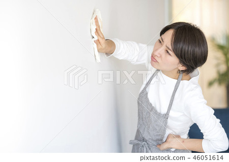 Beautiful favorite cute housewife struggling to year-end cleaning 46051614