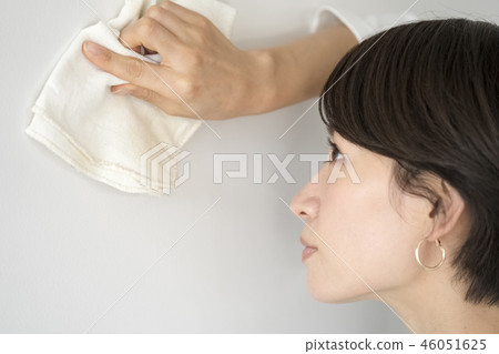 美麗最喜歡可愛的家庭主婦努力年終清潔 美麗最喜歡可愛的家庭主婦努力年終清潔 46051625