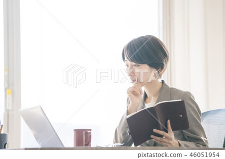 Women career women who lively work hard at work reform Women career women who lively work hard at work reform 46051954