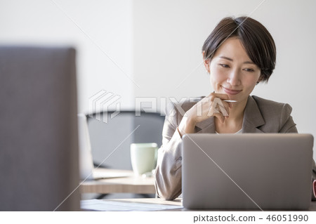 女性職業女性在工作中努力工作改革 46051990
