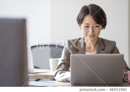 Women career women who lively work hard at work reform Women career women who lively work hard at work reform 46051992