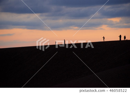 Tottori Dune in the evening (autumn) Tottori Dune in the evening (autumn) 46058522