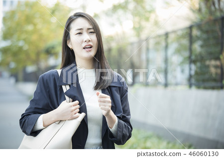 正在運行的女商人 46060130
