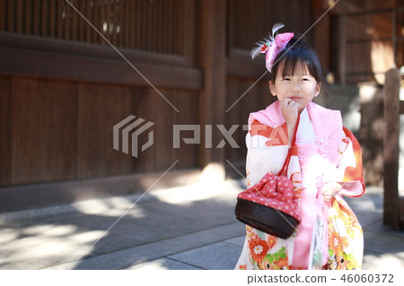 七十三（女子活動神道神社和寺廟複製空間和服日本服飾和服千歲紀念照片育兒） 46060372
