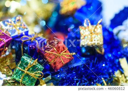 Christmas and New Year It is a festival of giving. 46060812