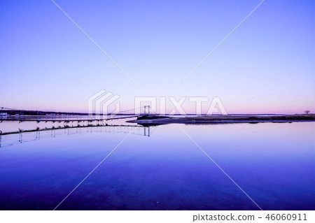 在Saroma Tsurunuma湖的日落 在Saroma Tsurunuma湖的日落 46060911