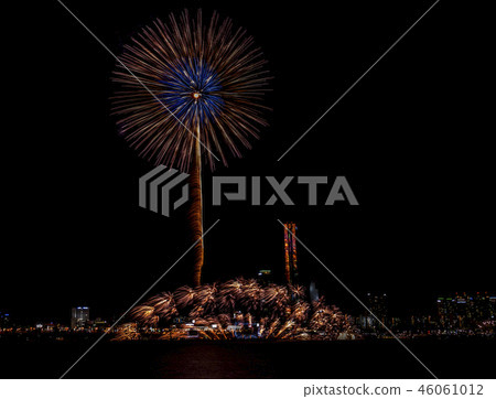 Flames of the night sky rising on the Han River Flames of the night sky rising on the Han River 46061012