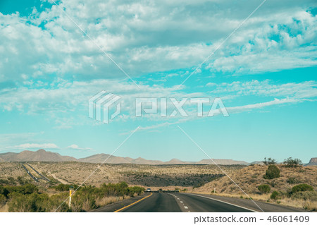 sunlight bright the highway road sunlight bright the highway road 46061409