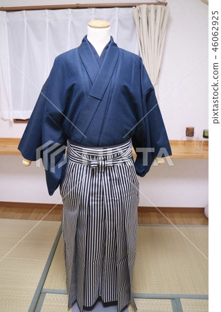 Hakama men in front 46062925