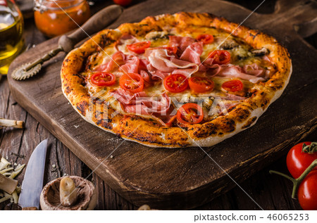Rustic old style vintage pizza 46065253