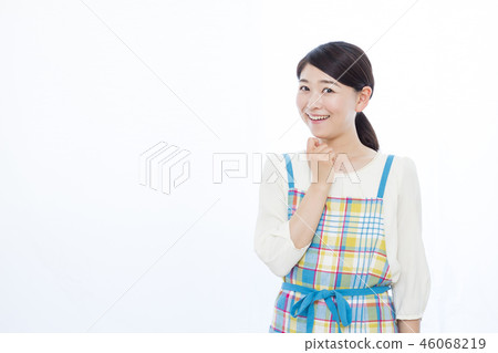 Housewife Housewife 46068219